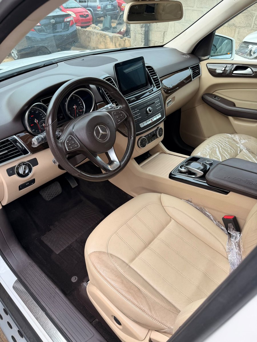 KomokoAutos01's tweet photo. Komoko Motors 
Foreign used
Year 2017 
Mercedes Benz GLE350🇺🇸
Accident free
Sunroof
Powerboot 
Reverse camera

Price: 33.5m only✅
Location: Festac office📍
Contact Us 📞
08107029791 09075122325
@komokomotors
@KomokoAutos01
#KomokoMotors
#komokoautos01
#KAC
#Gle350
#fyp https://t.co/pK5A1uhCIo