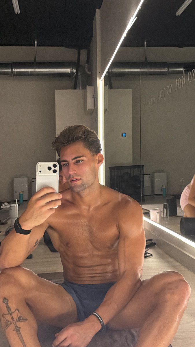 Matthias_VIP's tweet photo. 🧘‍♂️ https://t.co/aggRrLE1H8