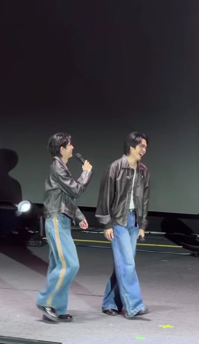 aouboomiee's tweet photo. i’ll do anything to protect these smiles! stay away from them if you can’t accept both of them the way they are cuz no ones forcing you’ll too. mind you unnecessary hate is the reason you’ll don’t get what you want. just respect both of their spaces or LEAVE. https://t.co/kZsKFYbI5Y
