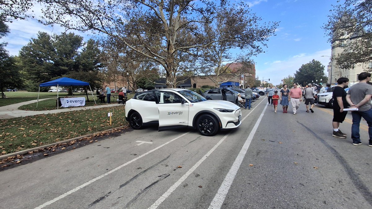 evergypower's tweet photo. ⚡ Curious about driving electric?

Join us at the National Drive Electric Month Sustainability Action EV Show in Lawrence, Kansas on September 27! Explore electric vehicles, e-bikes, emerging EV technology, and hear directly from owners about their experiences driving electric.

📍 South Park, Lawrence, KS
🗓️ September 27 | 11 a.m. - 3 p.m.

Learn more: https://t.co/3kVNEyYozG