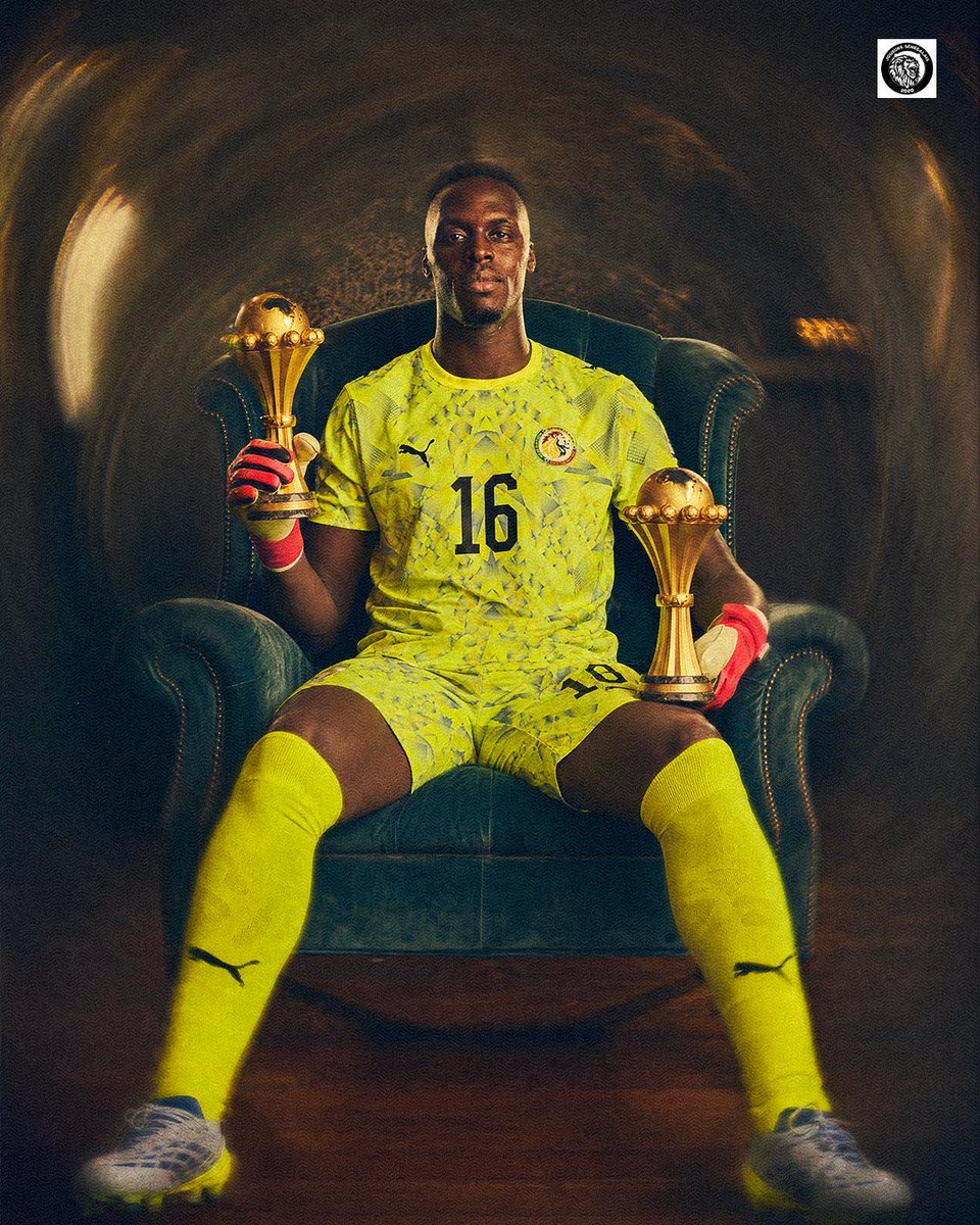 JoueursSN's tweet photo. Édouard Mendy est top combien des légendes du Sénégal pour vous ? 🇸🇳👀 https://t.co/gOANO6cDI5