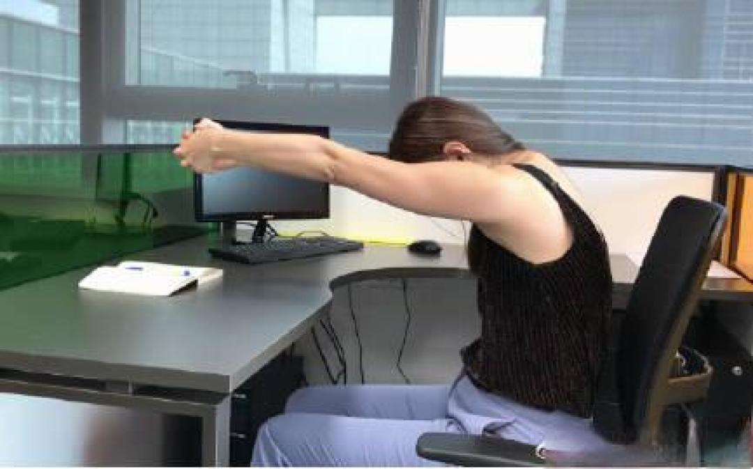 rosac640134's tweet photo. A 10-minute daily stretch routine helps ease muscle tension and boost energy throughout the workday – small, consistent steps make big health gains! https://t.co/BPzP7gbHx1
