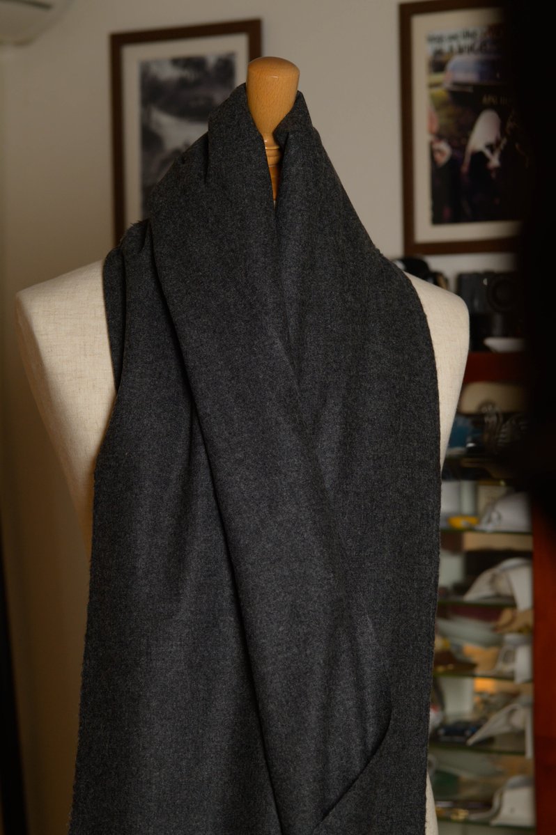 northerntailor's tweet photo. グレイフランネルの
今シーズン第一号に取り掛かります
物価高になる以前にまとめて分けてもらえた、最後の一点
バルマー＆ラム
個人的に思い入れのある銘柄です
色展開は少ないけれど、その分リーズナブルで重宝しました
お選び頂きありがとうございます
ダブルブレステッドスーツ、ご期待ください https://t.co/BA3GA3e3je
