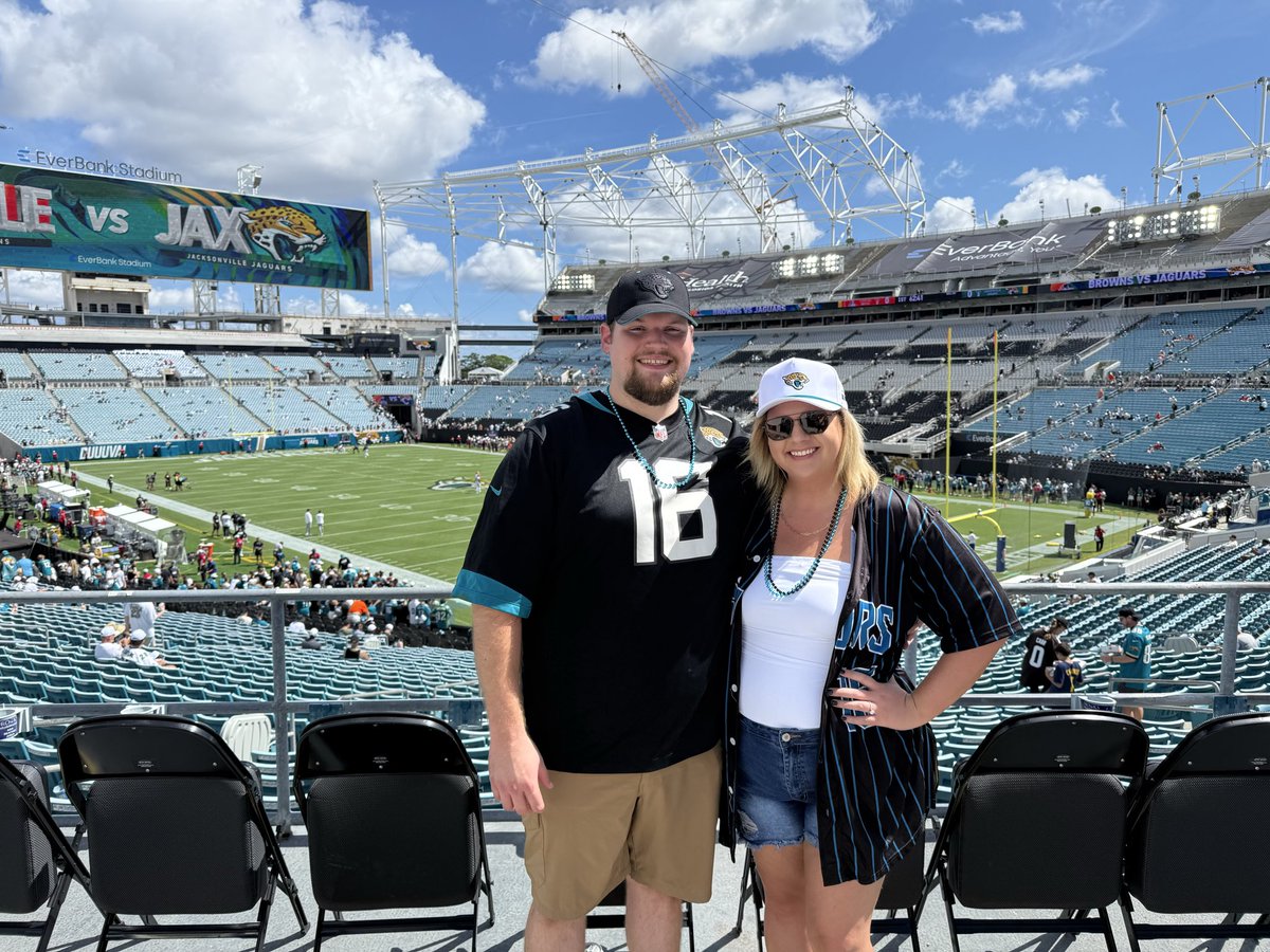 KuchtaDylan's tweet photo. Sundays at the bank! Let’s go Jags!! https://t.co/N9tq8nAHnW