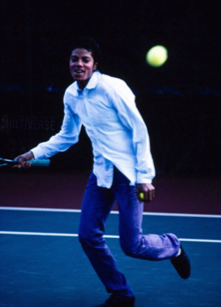 MJMultiverse's tweet photo. Michael Jackson playing tennis with Barry Gibb.

#BeeGees #Michael #BarryGibb #MJ https://t.co/6ArdUBOZIL