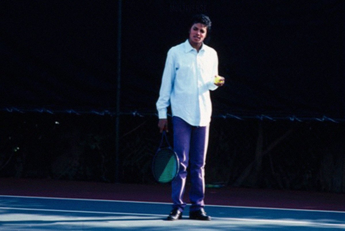 MJMultiverse's tweet photo. Michael Jackson playing tennis with Barry Gibb.

#BeeGees #Michael #BarryGibb #MJ https://t.co/6ArdUBOZIL