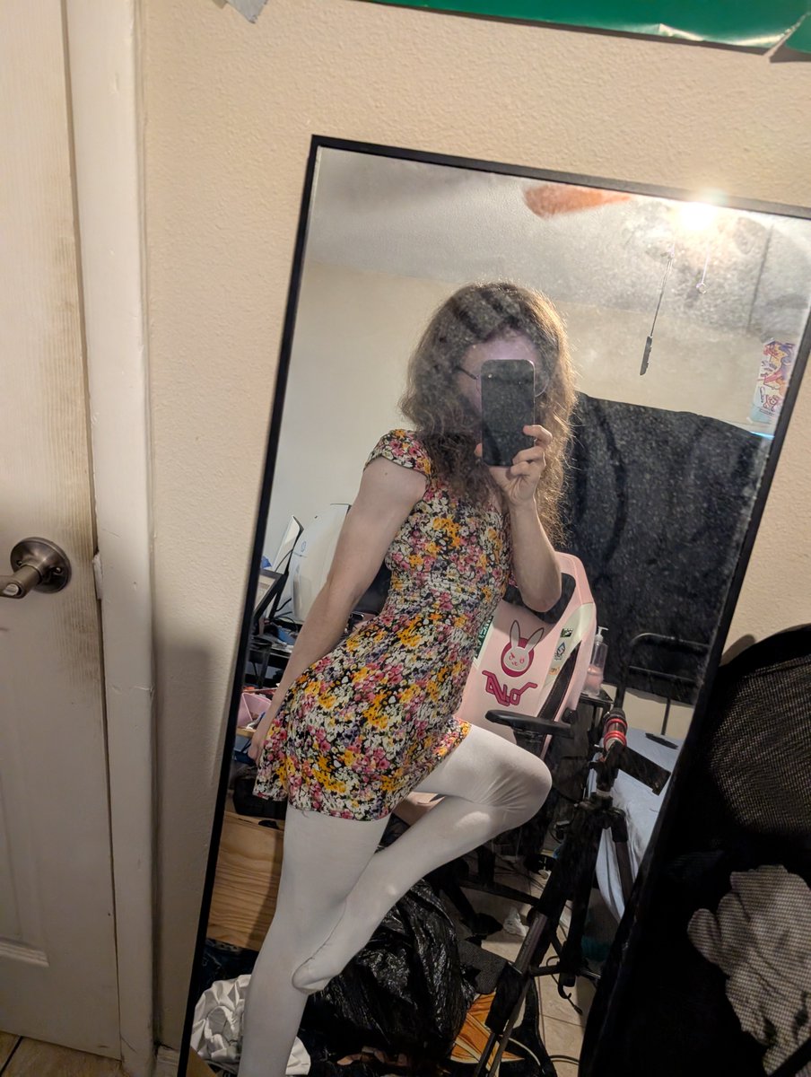 Plastic_Kisser's tweet photo. guess I'm dressing up on the regular again #femboy https://t.co/L5efVIYx7U