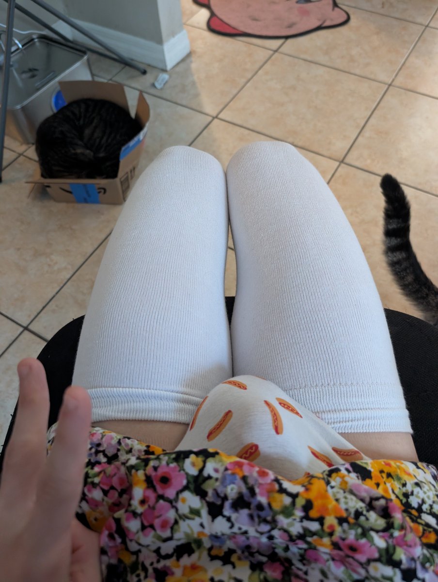 Plastic_Kisser's tweet photo. guess I'm dressing up on the regular again #femboy https://t.co/L5efVIYx7U