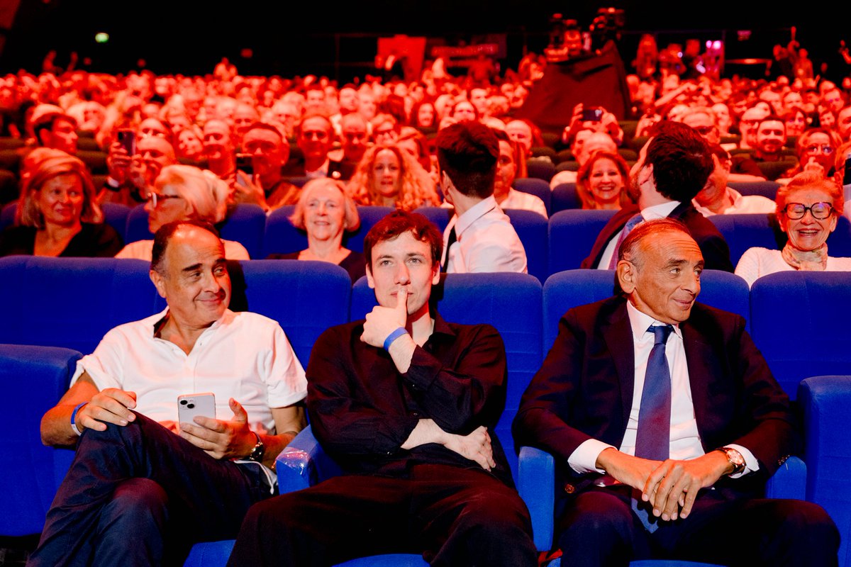 Sardoche's tweet photo. Debrief de cette journée légendaire lundi soir 21h sur Twitch

Toujours apartisan mais si fier de voir de plus en plus de personnalités politiques pousser certaines idées tellement importante pour libérer notre pays.

La liberté gagnera en 2027, j’en suis certain 🤍🇫🇷 https://t.co/sHX5dUfuKi