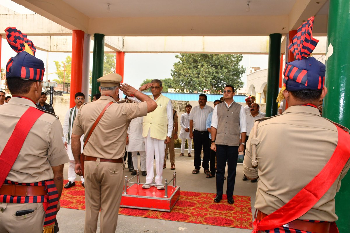 dmbudaun's tweet photo. सेवा संकल्प अभियान के तहत 17 सितम्बर को शाम 7 बजे जनपद में पांच लाख से अधिक घरों व प्रमुख स्थलों पर दीप प्रज्ज्वलन किया जाएगा।
अभियान के अंतर्गत सहायक उपकरण वितरण, रक्तदान शिविर, टूलकिट वितरण एवं विभिन्न जनभागीदारी कार्यक्रम भी आयोजित होंगे।
@UPGovt
@CMOfficeUP
@CommissionerBA1 https://t.co/hQdgpPebqh