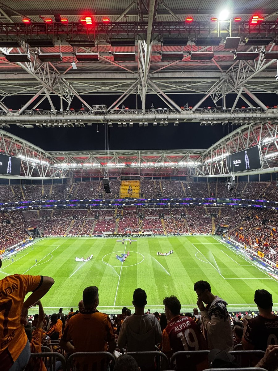 whyyanii's tweet photo. Alandayız
#BugünGünlerdenGALATASARAY 
#hedef27 https://t.co/pHsIv477yr