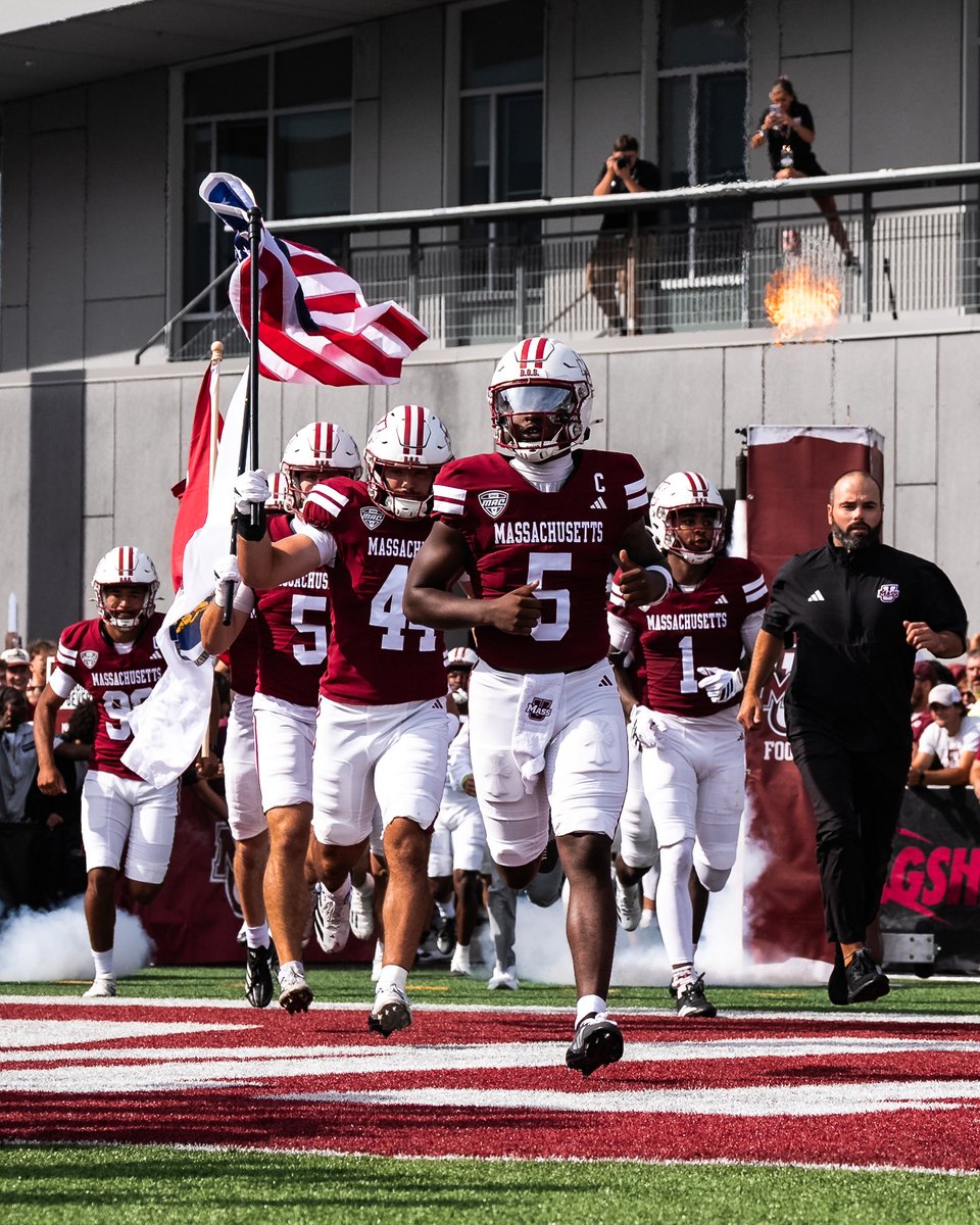 UMassFootball's tweet photo. Victory Sunday 📸

#Flagship 🚩 https://t.co/Nrqr0yNBTr