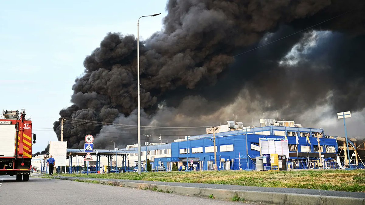 mhmck's tweet photo. Russian terrorist attacks have damaged or destroyed half of all American businesses operating in Ukraine.

Putin puppet Trump never tells Putin to stop. He demands Ukrainians stop defending their country and American interests there.

Trump is a traitor to the United States. https://t.co/jJwcnXtZPv