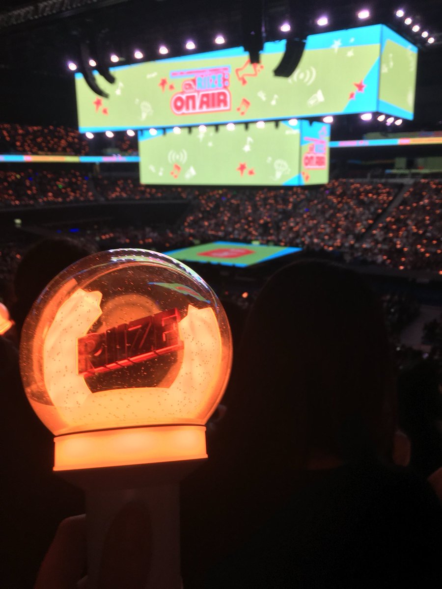 shong1_'s tweet photo. 뒤늦은후기제출😅
참재밋엇읍니다 !!
한동안 살아갈힘을 얻엇어요•̀ㅅ•́
평생라브뜨다짐 https://t.co/oKbsnCE8DO