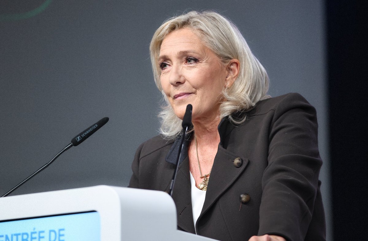 MLP_officiel's tweet photo. Vive la République et vive la France ! 🇫🇷 https://t.co/N21EJ5J28d
