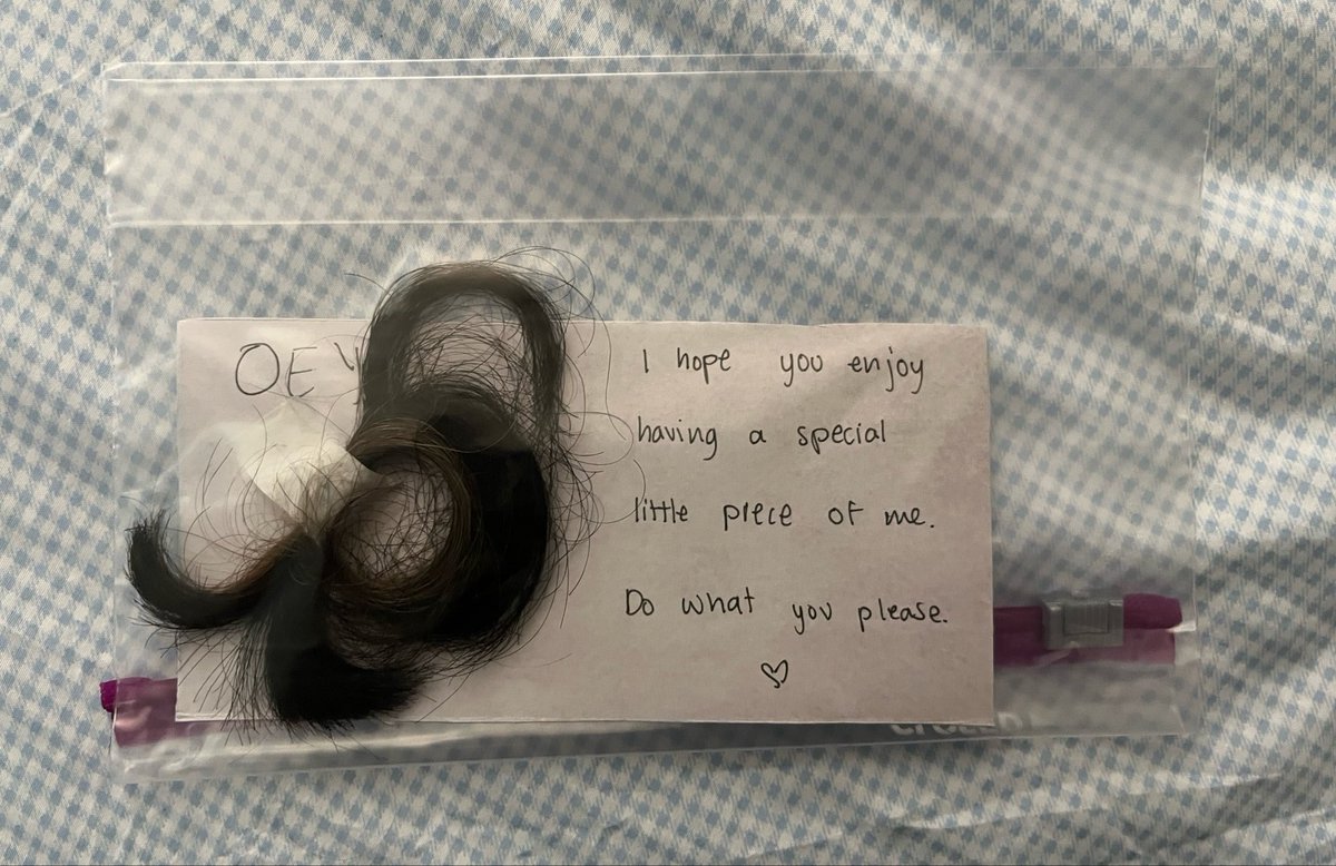 woomfki's tweet photo. just received a loc of oomfs hair in the mail!! 😊😊 https://t.co/OUjhjEwbu6