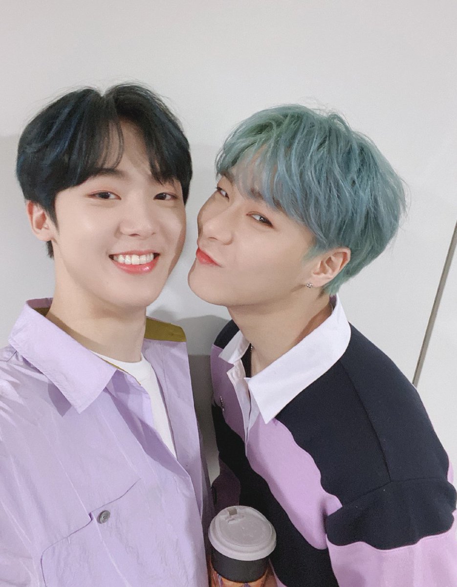 gezi03210520's tweet photo. 벌써 딴콩 데뷔 6주년이네요.
무대에서 나란히 서있던 모습이 아직도 생생해요. 그 빛나던 날들은 영원히 변하지 않을 거예요💜
#딴콩_데뷔6주년_축하해 #문빈 #윤산하 https://t.co/ECHBhE5awy