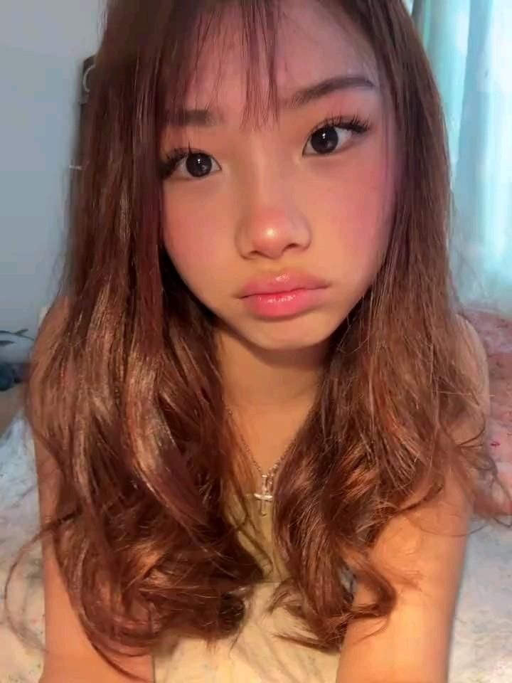 JoseKim1p's tweet photo. Less than a few feet from the light a firm hand surprised her from behind, gripping her face and mouth tightly, muffling her screams. https://t.co/eZrn7NfeU1