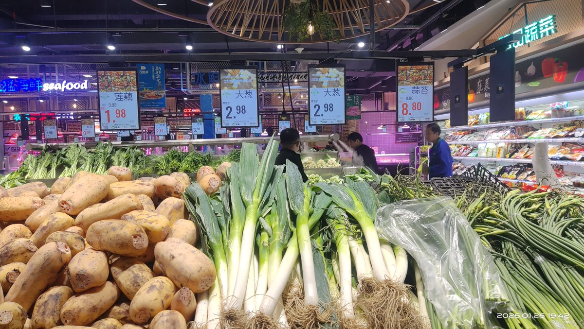 CorlissGirggx6's tweet photo. Fresh organic veggies, free-range eggs and whole-grain pasta are in stock now! Grab local produce for your weeknight meals https://t.co/bNczuYR0E6