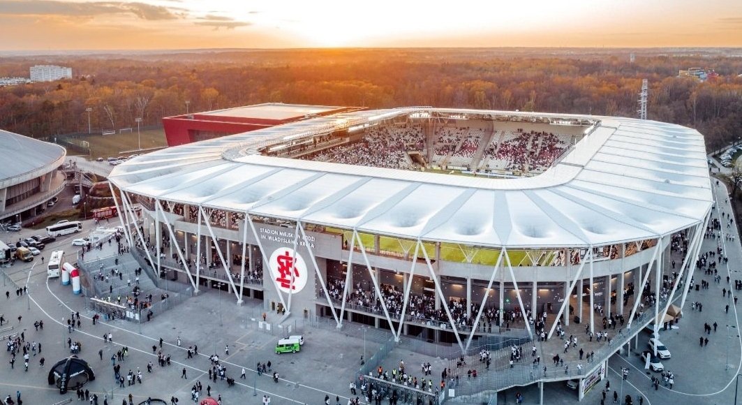 Max98363707's tweet photo. @1Liga_Room @LKS_Lodz A tu na prośbę profilu 🖐️ https://t.co/jT4EJFSQtD