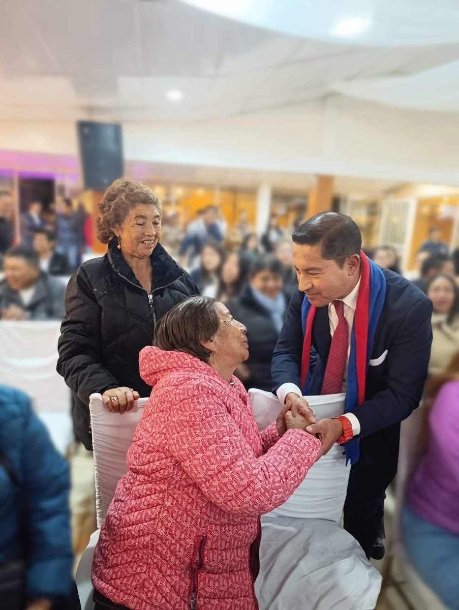 DaquiCs's tweet photo. Una sede totalmente llena, este jueves 19 de septiembre, inauguramos, un lugar amplio del Movimiento #MINGA – Lista 100, junto a todos nuestros  candidatos. Hoy damos un paso más para fortalecer este proyecto y construir juntos un #Riobamba mejor. https://t.co/utbvvppb2e