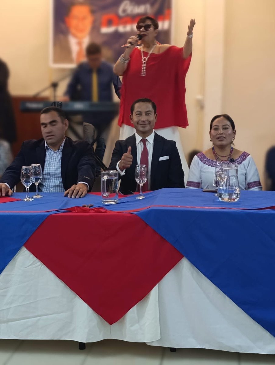 DaquiCs's tweet photo. Una sede totalmente llena, este jueves 19 de septiembre, inauguramos, un lugar amplio del Movimiento #MINGA – Lista 100, junto a todos nuestros  candidatos. Hoy damos un paso más para fortalecer este proyecto y construir juntos un #Riobamba mejor. https://t.co/utbvvppb2e
