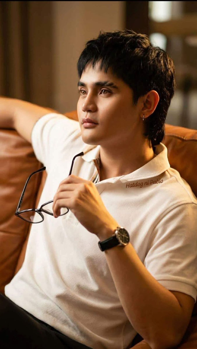BeveSnow's tweet photo. @maria171819g @imszmc Our own Luke/Luan Nian. Happy birthday, bossing! 

ALL FOR PABLO TODAY
@imszmc #PABLO
#KaarawanNiSB19Pablo https://t.co/RQKZYosuzE