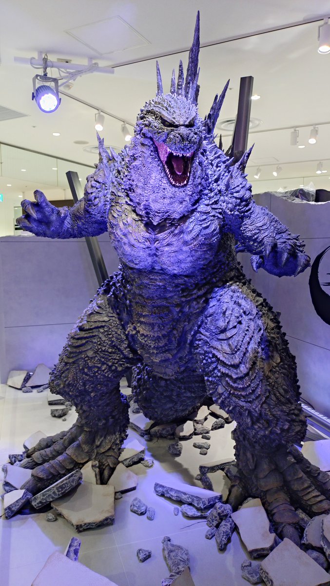 rider199745's tweet photo. 久しぶりの更新！！
名古屋パルコのゴジラストアと仮面ライダーストア行ってきたー！
#仮面ライダーストア #ゴジラストア #名古屋PARCO https://t.co/HRo4s3gbNA