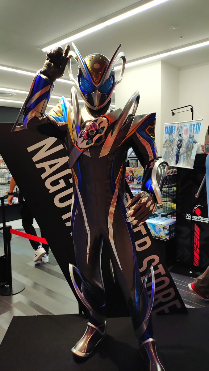 rider199745's tweet photo. 久しぶりの更新！！
名古屋パルコのゴジラストアと仮面ライダーストア行ってきたー！
#仮面ライダーストア #ゴジラストア #名古屋PARCO https://t.co/HRo4s3gbNA