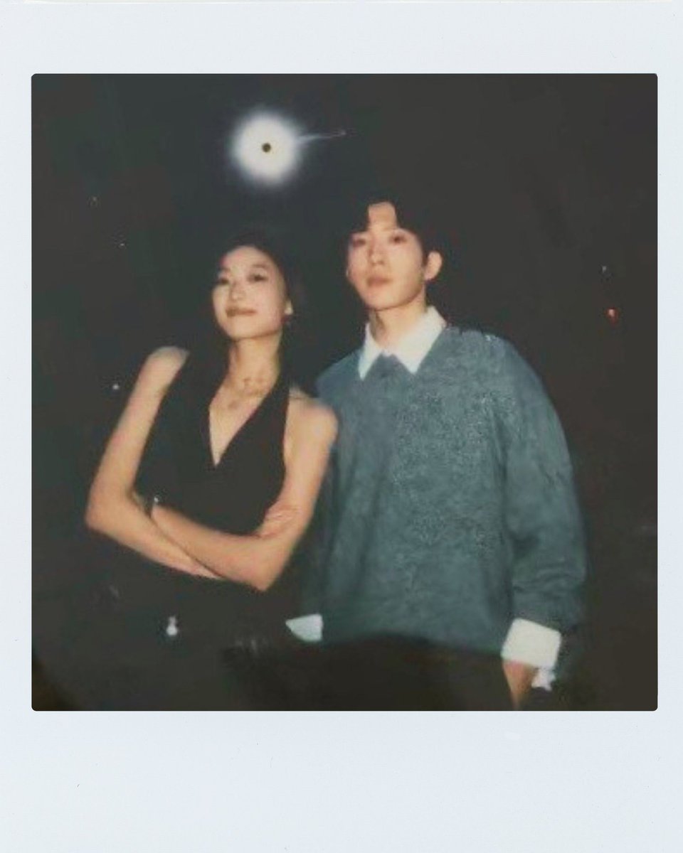 2803nv's tweet photo. One of my fav all the time❤️ Top tier chemistry🔛🔝❤️😭 On/Off screen❤️‍🔥 great acting all cast(s) ❤️ Jingboran &amp; Sunqian are meant to be Luke &amp; Flora for sure!💖 Everything is so good beside they cut the eps😭 I ha(te)ve to move on!😩 Love them sm ❤️ big thanks 🥹#TheEarlySpring https://t.co/yKrZDXPDdz