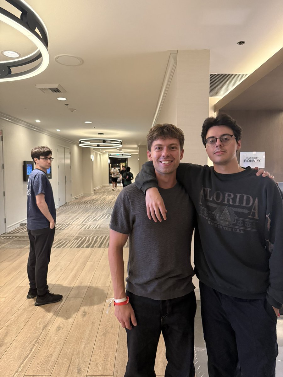 danteh's tweet photo. 8 years later @Apply @supertf https://t.co/6txru0WAqU