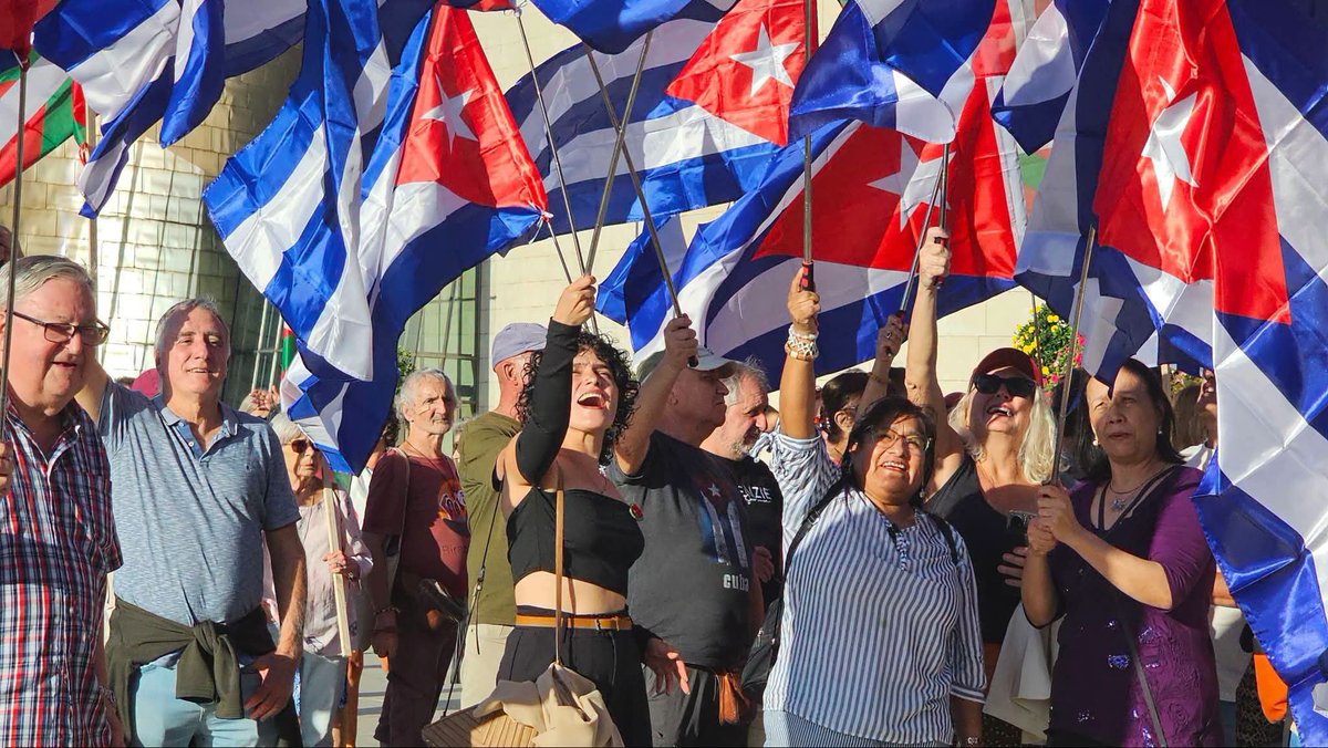IsaelRo3971293's tweet photo. IMÁGENES DEL APOYO A CUBA Y CONTRA EL BLOQUEO GENOCIDA DESDE #BILBAO, ESPAÑA.
Bilbao sale a las calles a gritarle a Trump que deje de bloquear a Cuba. Respeten el socialismo cubano: TRUMP CANALLA ABRE LA MURALLA!
#CubaNoEstáSola
#CubaNoEsUnaAmenazaElBloqueoSí
#VillaClaraConTodos https://t.co/uqfcqM57SH