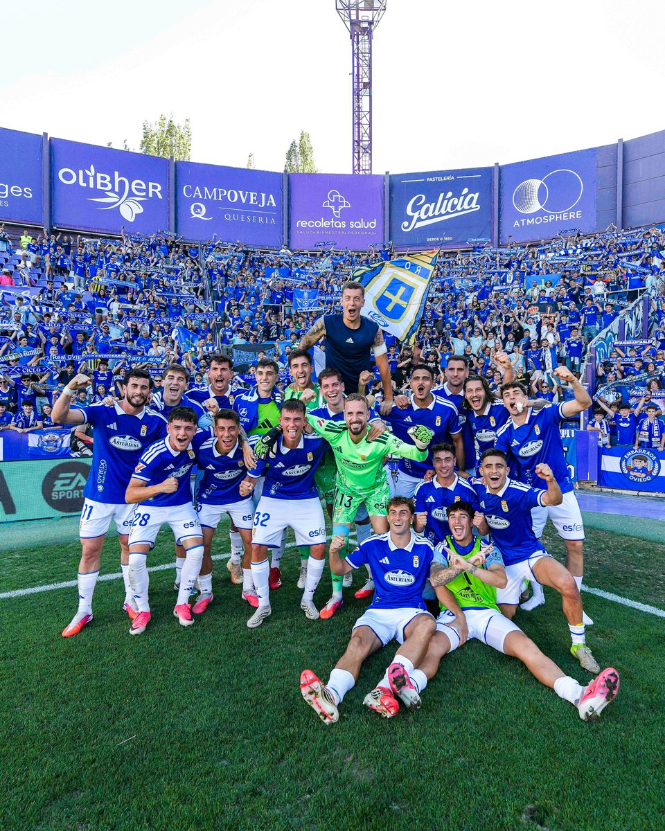 RealOviedo's tweet photo. 📸 Define LA FOTO. Es esta 🔝💙

#RealValladolidRealOviedo
#VamosOviedo 🔵⚪️
#DíadePartido https://t.co/JkGzD1cXgB