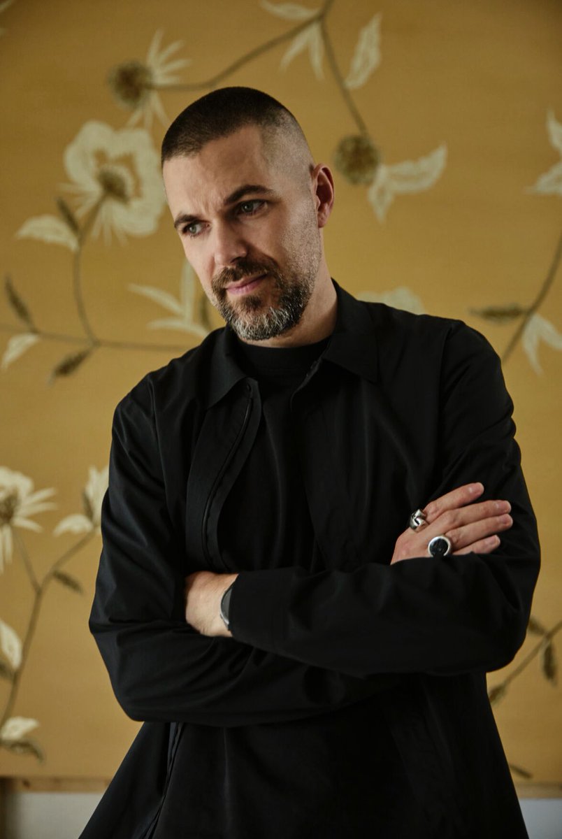 EggersGrimoire's tweet photo. I don’t think there’s been a funnier question asked of Robert Eggers than this one during a Reddit AMA. Because he’s from New England they asked him about his opinion on Deflate Gate: “Oh, man. I’m not into sports. At all. I’ll stick with Eliade.”

Happy NFL Kickoff Weekend! https://t.co/I3k6pxRnzB