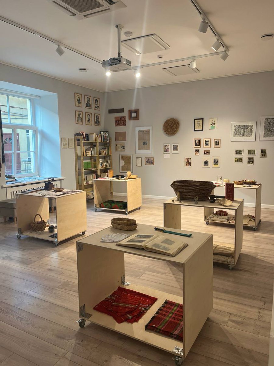 belarusrazam's tweet photo. Das Belarusische Museum von #Leimen wurde feierlich in #Vilnius eröffnet
Das 1982 gegründete Museum des Sammlers Juri Popko war jahrelang nicht öffentlich zugänglich. Im März wurden die verbliebenen Exponate von RAZAM e.V. in das Lutskevich-Museum in Vilnius gebracht. https://t.co/5BYdAgexDx