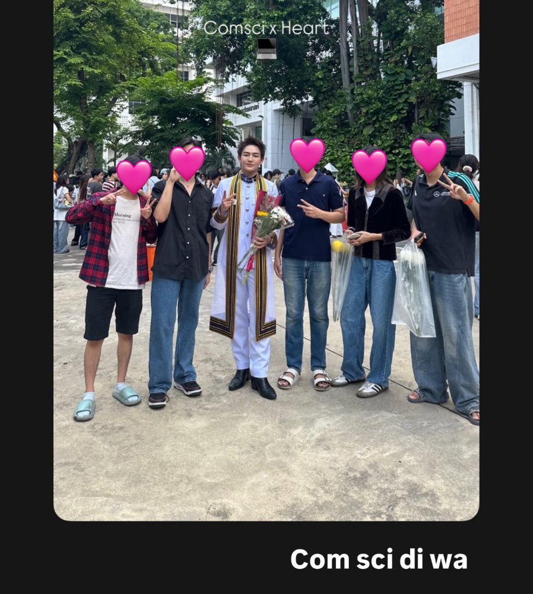 hkleenn's tweet photo. เพื่อน : Comsci x Heart
ฮ้าท : Comsci diwa 

😭😭😭😭 เพื่อนจากคอมไซน์ก็มาหาด้วย คณะที่ฮ้าทซิ่วมา ถึงจะเรียนแค่ปีเดียว ก็ยังติดต่อกับเพื่อนๆอยู่ y——y 🤍 https://t.co/qjPGNkBDig