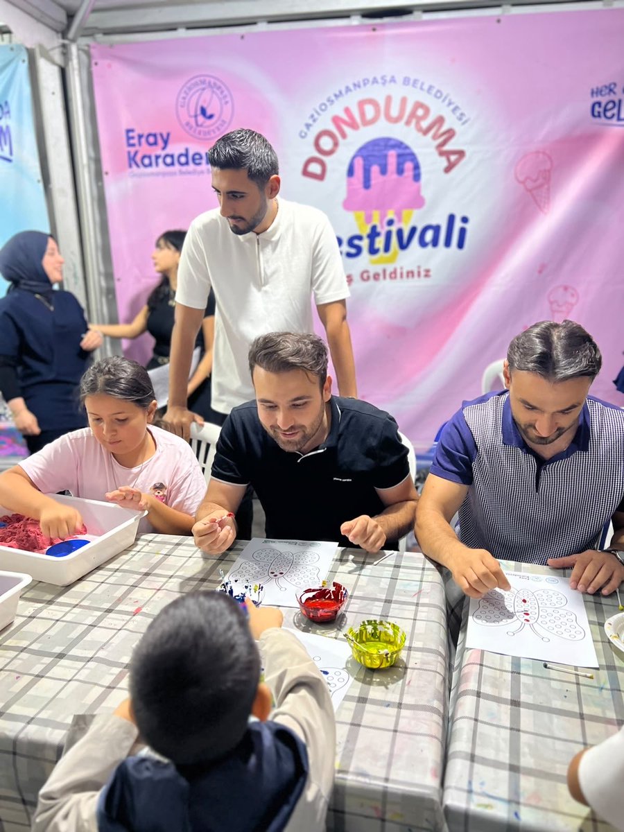 akgopgenc's tweet photo. İlçe Başkanımız Mustafa Eren Tilki ile birlikte Dondurma Festivali’nde çocuklarımızla bir araya geldik. 🍦

Renkli etkinlikler, yüzlerde tebessüm ve bolca neşeyle festival coşkusunu hep birlikte yaşadık. Çocuklarımızın mutluluğuna ortak olduğumuz keyifli bir günü geride bıraktık. https://t.co/LsjGdYsdB4