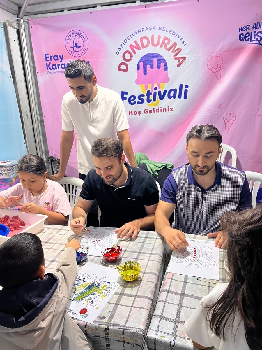 akgopgenc's tweet photo. İlçe Başkanımız Mustafa Eren Tilki ile birlikte Dondurma Festivali’nde çocuklarımızla bir araya geldik. 🍦

Renkli etkinlikler, yüzlerde tebessüm ve bolca neşeyle festival coşkusunu hep birlikte yaşadık. Çocuklarımızın mutluluğuna ortak olduğumuz keyifli bir günü geride bıraktık. https://t.co/LsjGdYsdB4