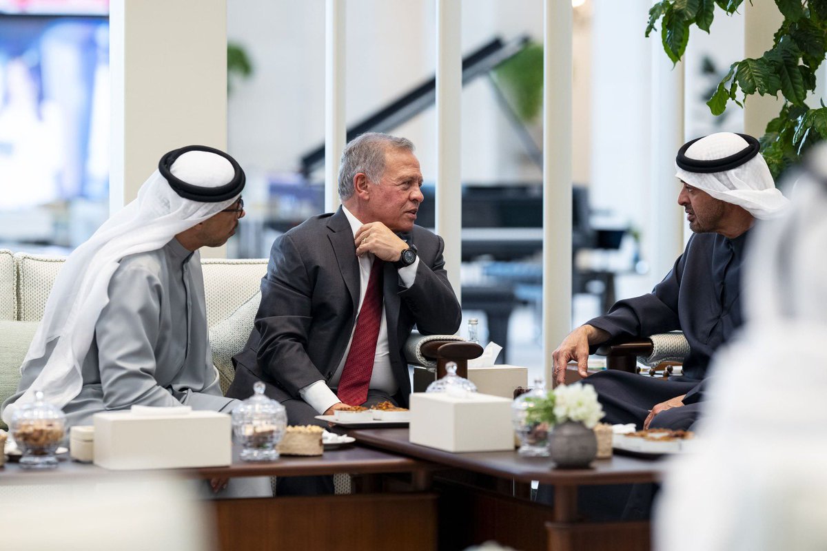 UAE_BARQ's tweet photo. رئيس الدولة وملك الأردن يبحثان تعزيز التعاون | وام 

#برق_الإمارات https://t.co/w9YxZwxz9k