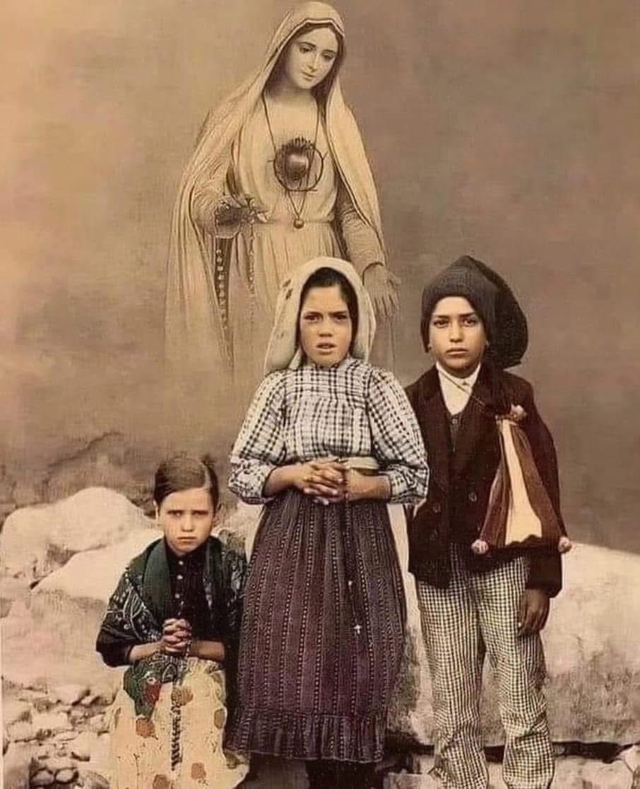 Whatareyougoofy's tweet photo. My life changed after I spent a week in Fatima, Portugal in 2017 for the 100th Anniversary.
I was told by our Blessed Mother Mary to “Plant the seeds of my Rosary” and I obeyed her request. More than 2 million have recited the rosary with me join us at:
https://t.co/67SvMh1Odk https://t.co/PD25IhQeqy