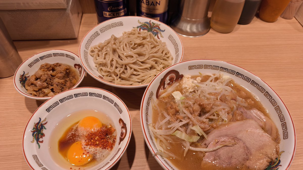 skullmanian's tweet photo. 今月？先月末？から既に3回目
食べるものを考えるのが面倒いとつい選択肢の優先事項になってる気がする
あとはマックのナゲット安売り始まるとあれしか食べなくなります
涼しくなってきたから、ご飯やら出掛けやら再開したいところ https://t.co/xtT4NbKwzp