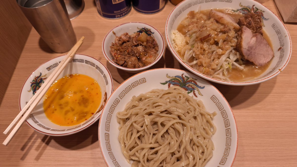 skullmanian's tweet photo. 今月？先月末？から既に3回目
食べるものを考えるのが面倒いとつい選択肢の優先事項になってる気がする
あとはマックのナゲット安売り始まるとあれしか食べなくなります
涼しくなってきたから、ご飯やら出掛けやら再開したいところ https://t.co/xtT4NbKwzp