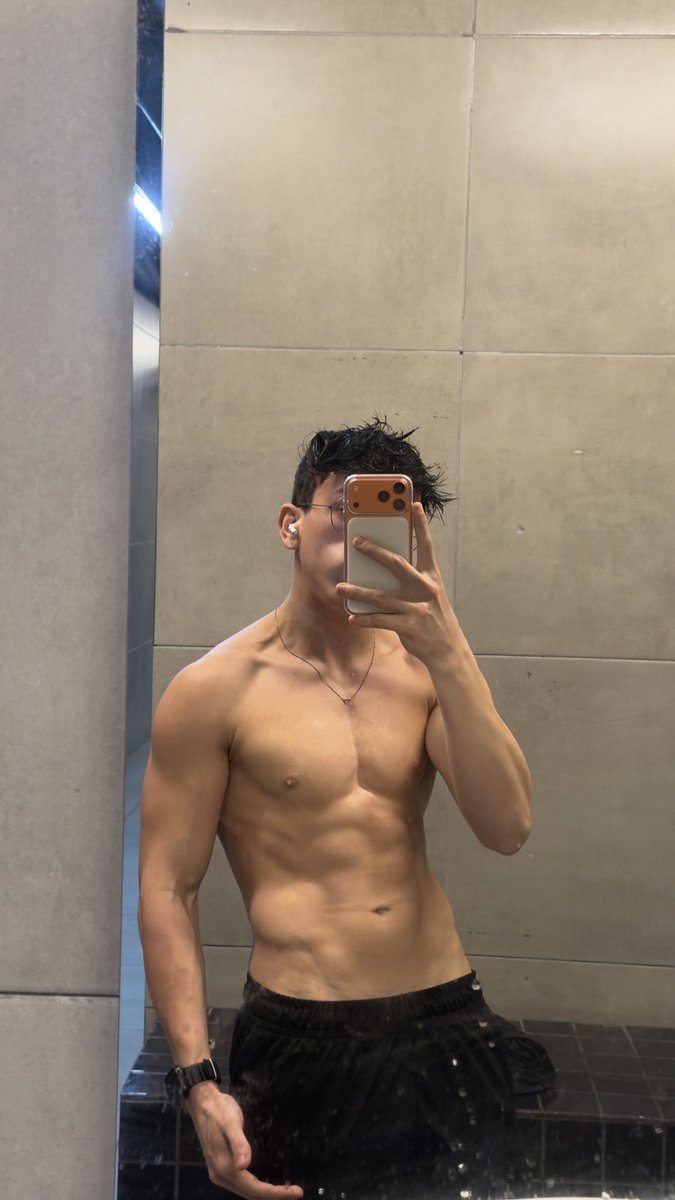 maxxymg's tweet photo. Vai um Nerd sheipado ai? 🙇🏼‍♂️ https://t.co/aVezKUVJWM