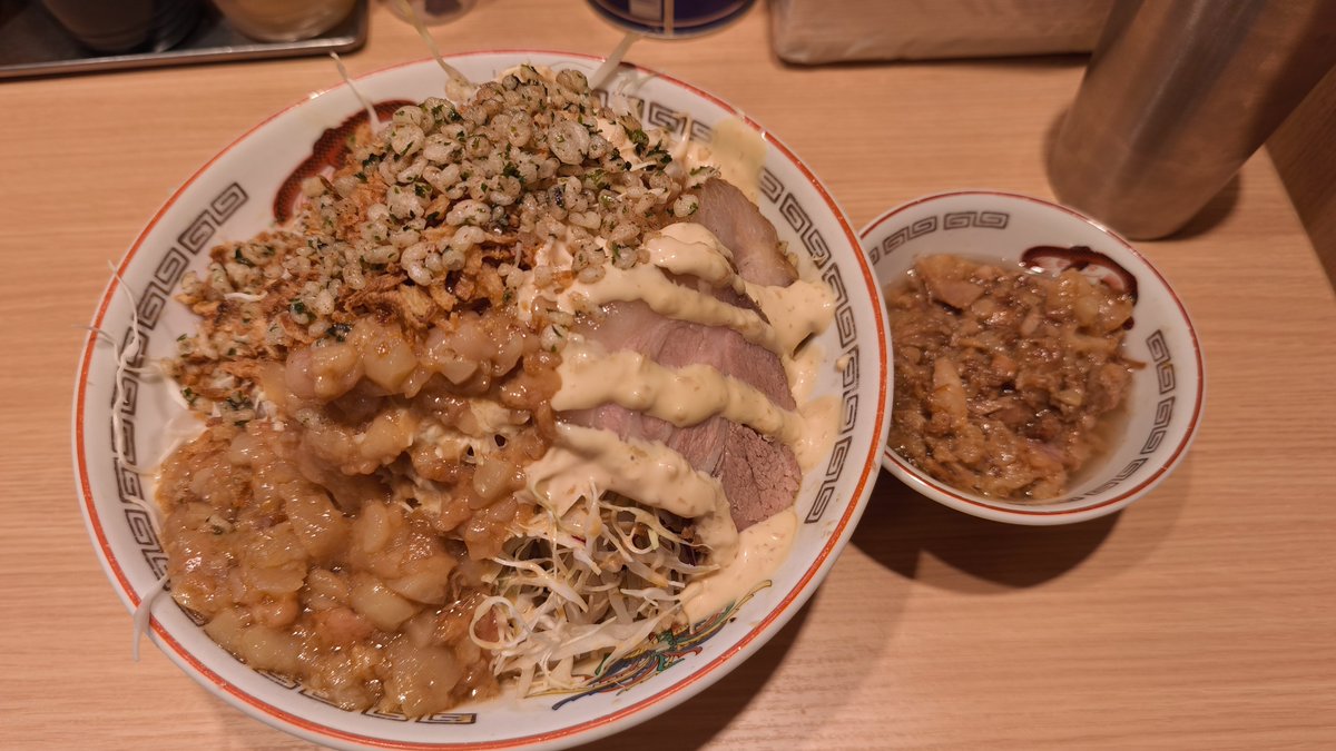 skullmanian's tweet photo. 今月？先月末？から既に3回目
食べるものを考えるのが面倒いとつい選択肢の優先事項になってる気がする
あとはマックのナゲット安売り始まるとあれしか食べなくなります
涼しくなってきたから、ご飯やら出掛けやら再開したいところ https://t.co/xtT4NbKwzp