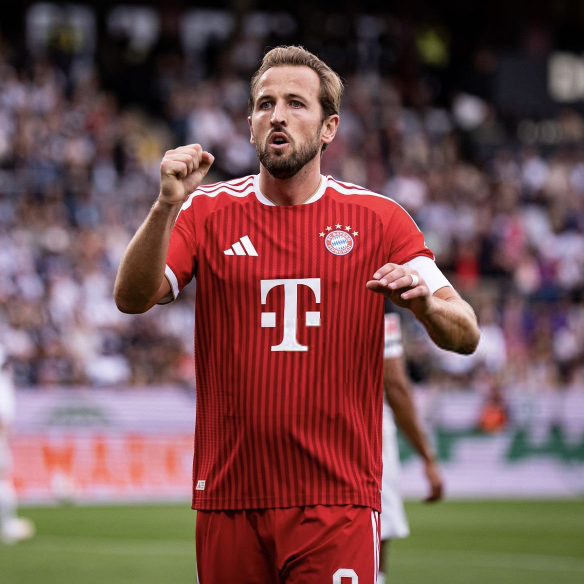 ActuFoot_'s tweet photo. 🚨 Harry Kane 🏴󠁧󠁢󠁥󠁮󠁧󠁿 BUTEUR et PASSEUR DÉCISIF face à Elversberg ! ❤️🤍

4 buts et 2 passes décisives sur ce début de saison. 🤩 https://t.co/Y2x2fr8Rc0