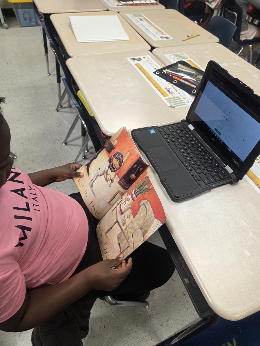 reginasblanton's tweet photo. Caught some BEANSTACK champions last week. We are working hard to increase our love for Literacy at @henderson_mill @HMESPTA @DCSDSTEM @DcsdRegion2 @beanstackapp #Literacy #loveofreading #lexile #readingbooks #books https://t.co/pjgo59pntJ