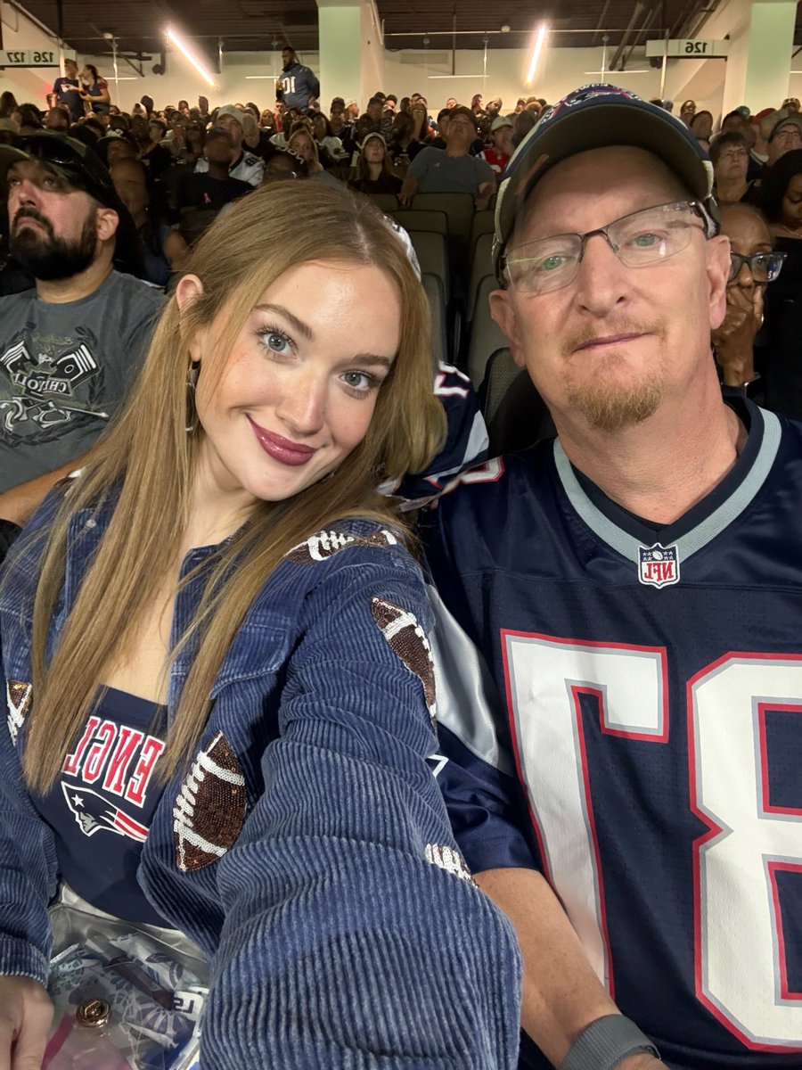 PatsKam's tweet photo. Dad just sent me this old photo. Just glad we’re both healthier now &amp; still cheering on our Patriots together ❤️💙 https://t.co/cEpufVGmWO