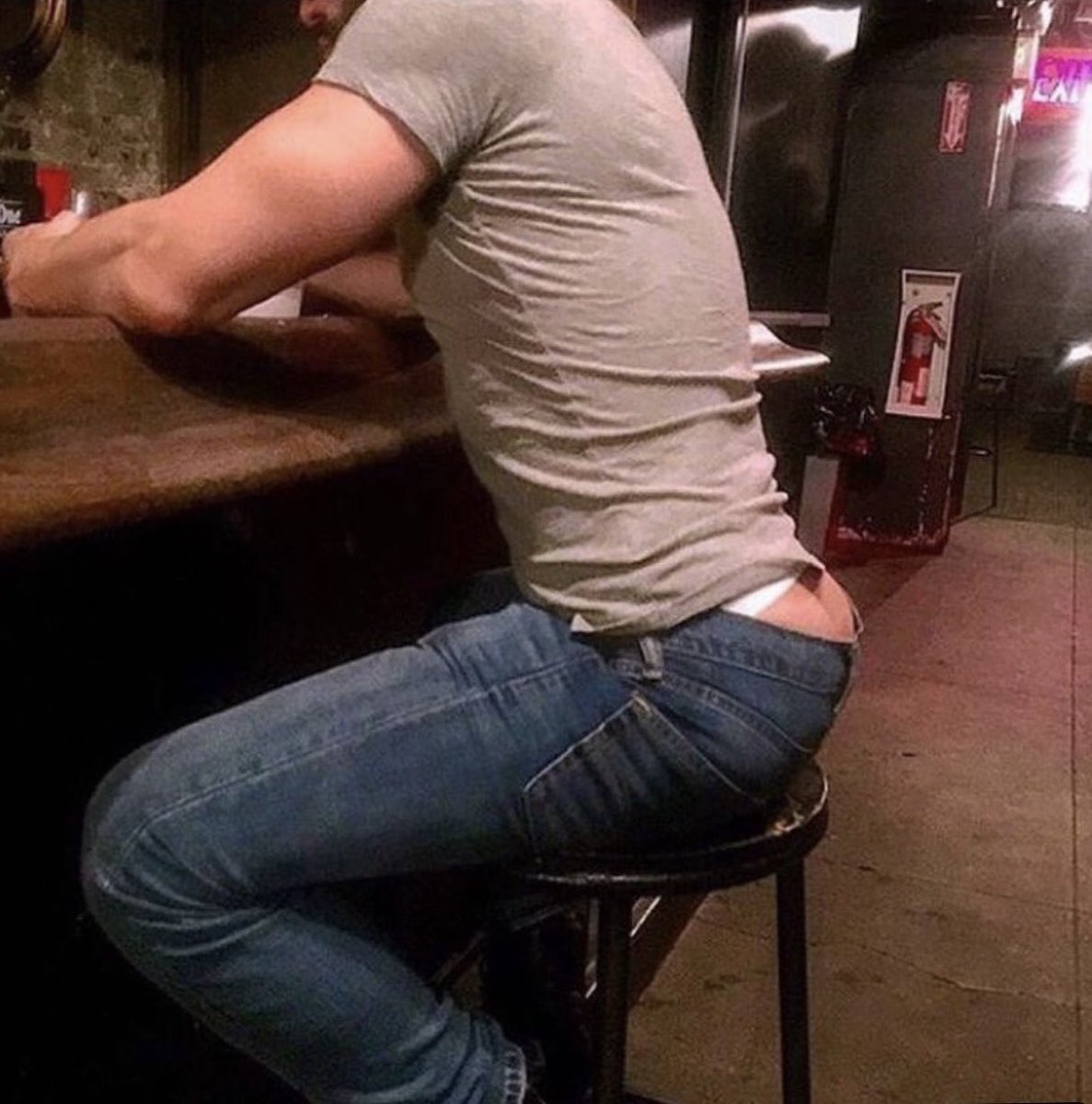 StationsOwn's tweet photo. My time in Nashville was filled with line dancing and getting some Cowboys to pay for all my drinks. https://t.co/R8igRrIzNN