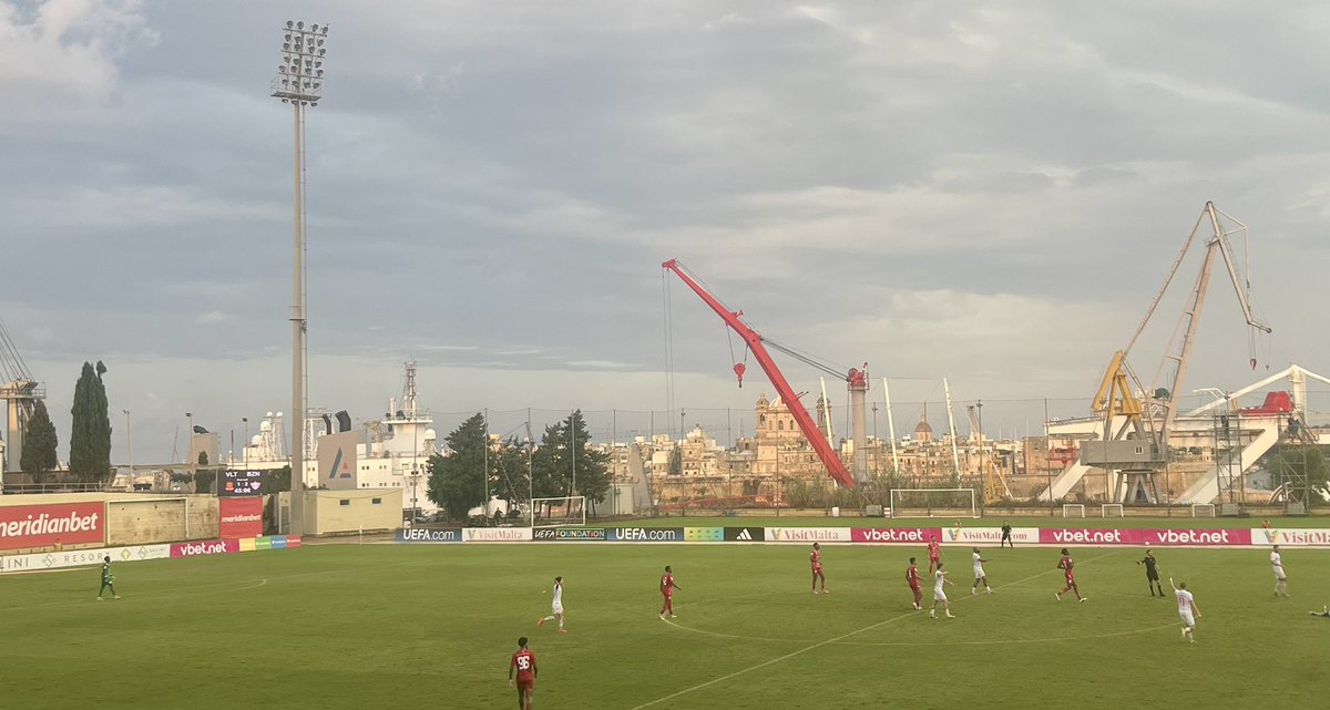 michi_tours's tweet photo. Bevor die Reise ein Ende nimmt : Noch einmal Valletta FC. Dieses Mal im Tony Bezzina Stadium. Dank des einsetzenden Starkregens gibt es eine Schlammschlacht⚽️🇲🇹 https://t.co/CFp6aXJjrE