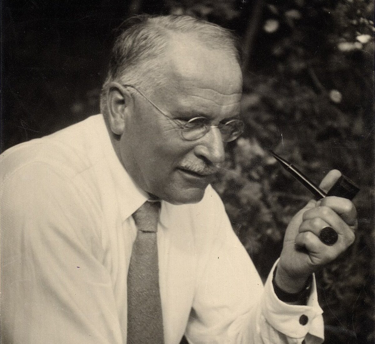 TheShiftJournal's tweet photo. “No matter how isolated you are and how lonely you feel, if you do your work truly and conscientiously, unknown allies will come and seek you.”

― Carl Jung https://t.co/dLCPKpXtzq